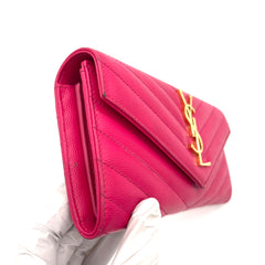 SAINT LAURENT Grain De Poudre Matelasse Chevron Monogram Flap Wallet Pink SAINT LAURENT Grain De Poudre Matelasse Chevron Monogram Flap Wallet Pink