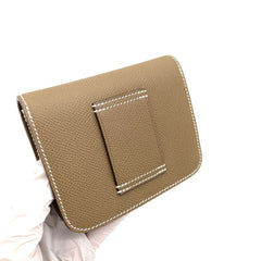 HERMES Etoupe Constance 슬림 지갑 실버 스트랩 및 벨트 부착 가능 HERMES Etoupe Constance 슬림 지갑 실버 스트랩 및 벨트 부착 가능