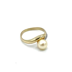 14k Yellow Gold, Pearl & Diamonds Ring