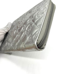 Chanel Silver Quilted Patent Leather Embossed Lucky Symbols Zip Around Wallet 2006-2008 Chanel Silver Quilted Patent Leather Embossed Lucky Symbols Zip Around Wallet 2006-2008