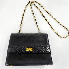 샤넬 마테라세 핸드백 여성 블랙 가죽 숄더백 사용감 없음 | 9.64"L x 6.88"W x 3.14"H 원래 등록 가격: $4,023.75 + 세금 샤넬 마테라세 핸드백 여성 블랙 가죽 숄더백 사용감 없음 | 9.64"L x 6.88"W x 3.14"H 원래 등록 가격: $4,023.75 + 세금