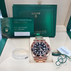새로운 GMT-MASTER II Oyster, 40mm, Everose 골드 모델 # 126715CHNR새로운 모델: 126715CHNR 상자, 카드, 책, 씰, TEG, 쇼핑 포함 GMT-MASTER II Oyster, 40mm, Everose 골드 새로운 GMT-MASTER II Oyster, 40mm, Everose 골드 모델 # 126715CHNR새로운 모델: 126715CHNR 상자, 카드, 책, 씰, TEG, 쇼핑 포함 GMT-MASTER II Oyster, 40mm, Everose 골드