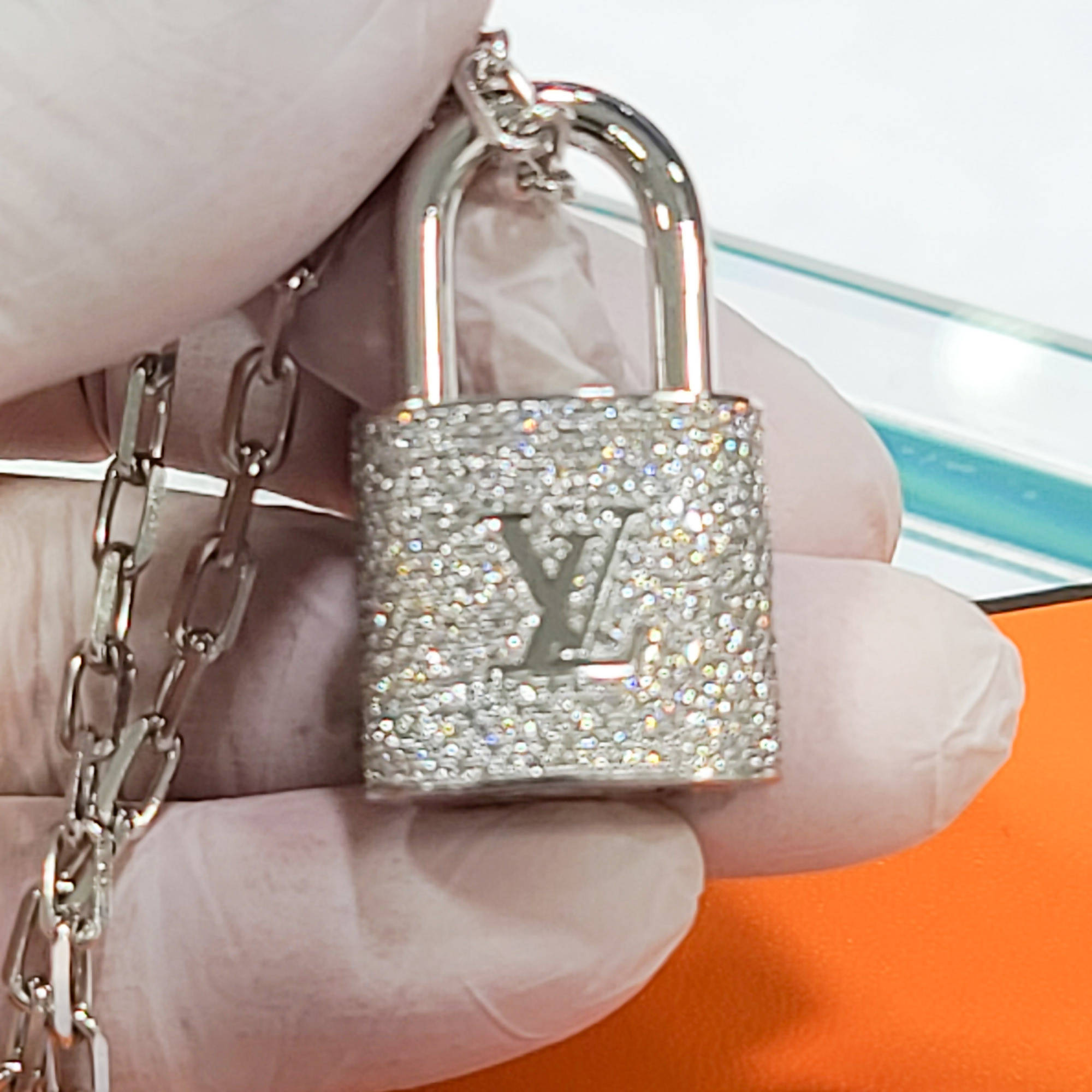 vuitton diamond lock pendant