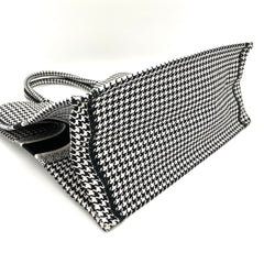 새상품 LARGE DIOR BOOK TOTE 블랙 매크로 하운즈투스 자수 새상품 LARGE DIOR BOOK TOTE 블랙 매크로 하운즈투스 자수