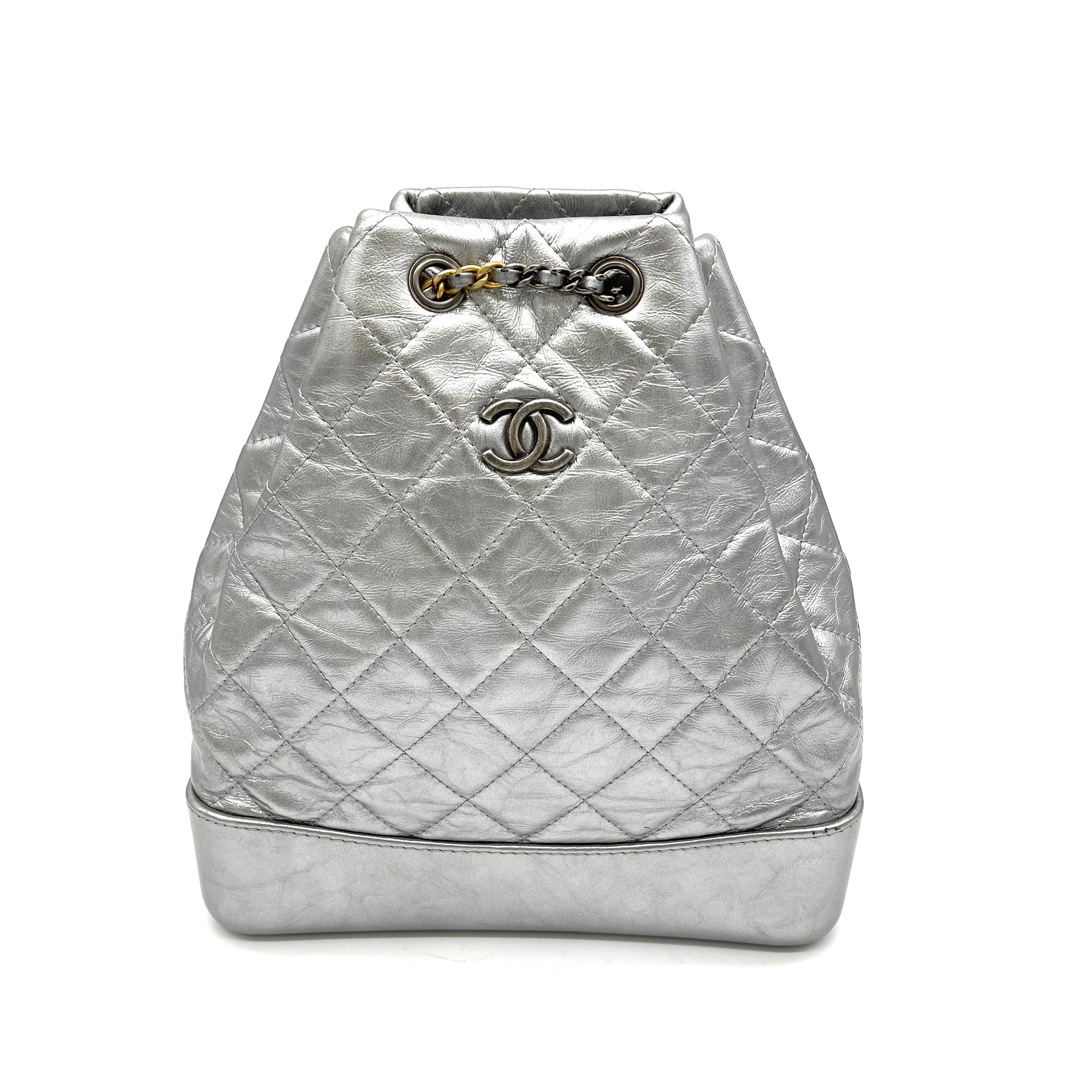 Identificere Elegance prik CHANEL Aged Calfskin Quilted Small Gabrielle Backpack Silver – vetoben.com