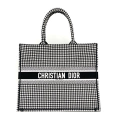 새상품 LARGE DIOR BOOK TOTE 블랙 매크로 하운즈투스 자수 새상품 LARGE DIOR BOOK TOTE 블랙 매크로 하운즈투스 자수