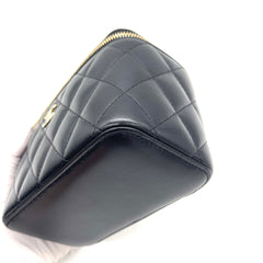 CHANEL Lambskin Quilted Small Top Handle Vanity Case with Chain – Black