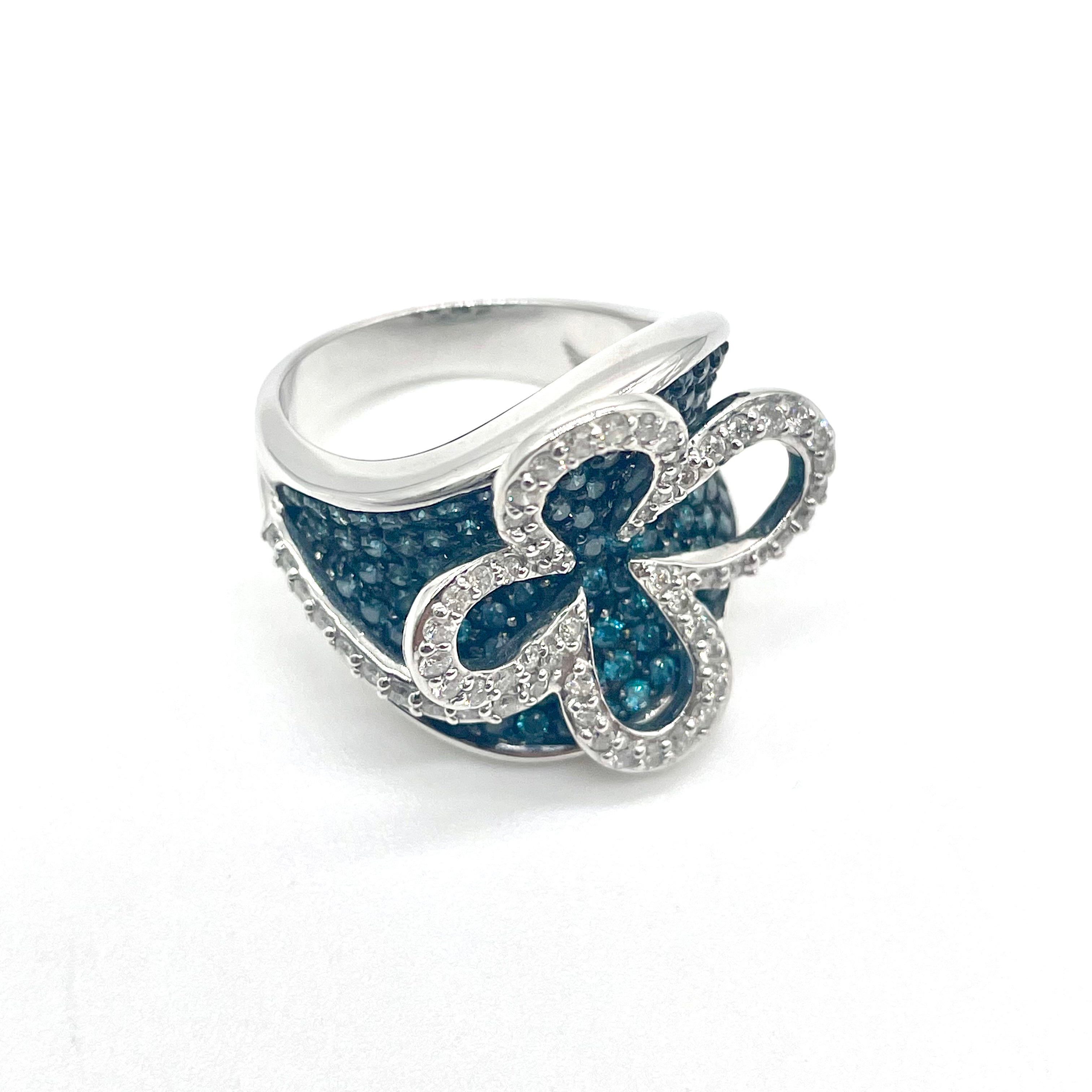 18k White Gold & Blue Diamond Flower Ring