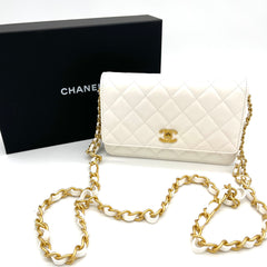 [NEW]CHANEL WALLET ON CHAIN
Shiny Crumpled Calfskin Resin&Gold Metal White