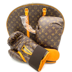 [NEW]LOUIS VUITTON 3-Piece Monogram Boxing Glove Set Limited Edition