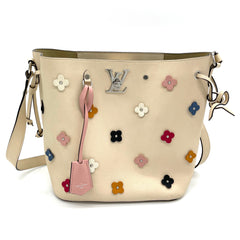 LOUIS VUITTON Calfskin Mechanical Flowers Lockme Bucket Crème DU2128