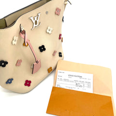 LOUIS VUITTON Calfskin Mechanical Flowers Lockme Bucket Crème DU2128