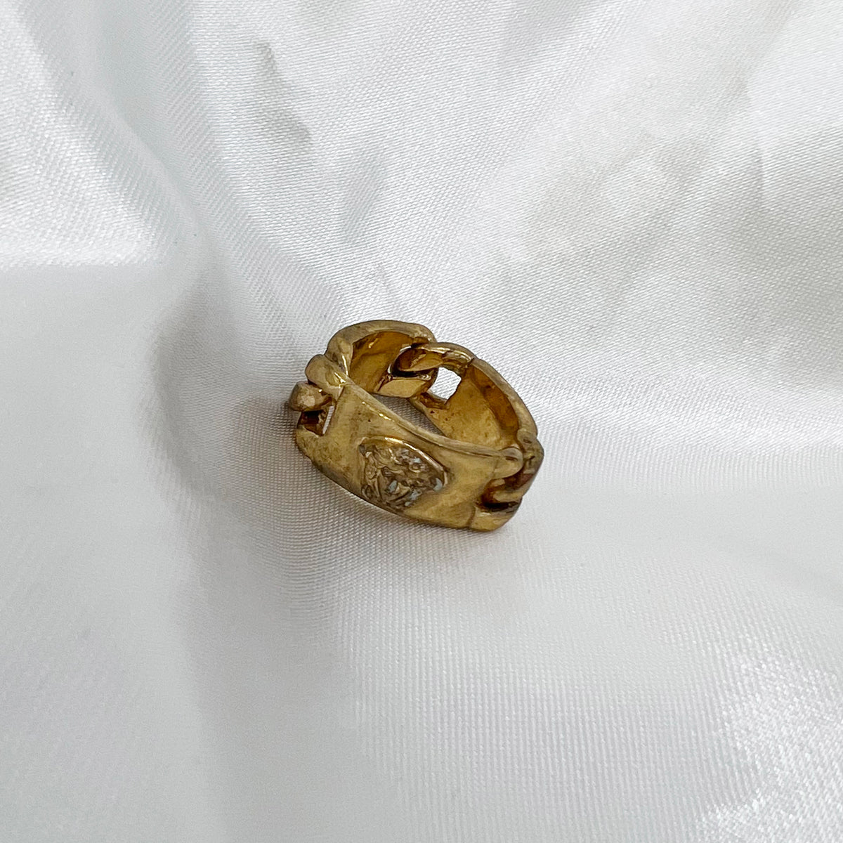 Guaranteed Authentic Versace Medusa Chain Ring Brass, Gold-Tone Metal Rare Find Chain Ring