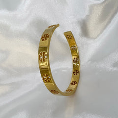 정품 TORY BURCH 피어싱 로고 커프 팔찌 슬립온 스타일 골드 톤 도금 보장