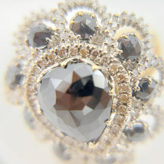 Disposal of this ring as a dumping sale (18k gold, Natural diamonds, black spinel stone) Cost of production Over $3,000.00