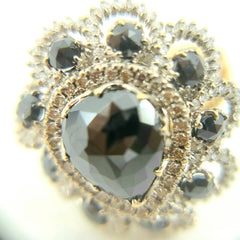 Disposal of this ring as a dumping sale (18k gold, Natural diamonds, black spinel stone) Cost of production Over $3,000.00