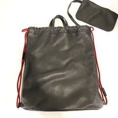 구찌 로고 프린트 가죽 드로스트링 백팩 공식 가격 $2250+tax