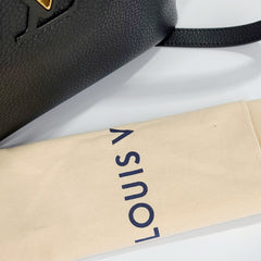 Louis Vuitton Matte Black Crocodile Capucines Bag BB with Gold Hardwar –  Sellier