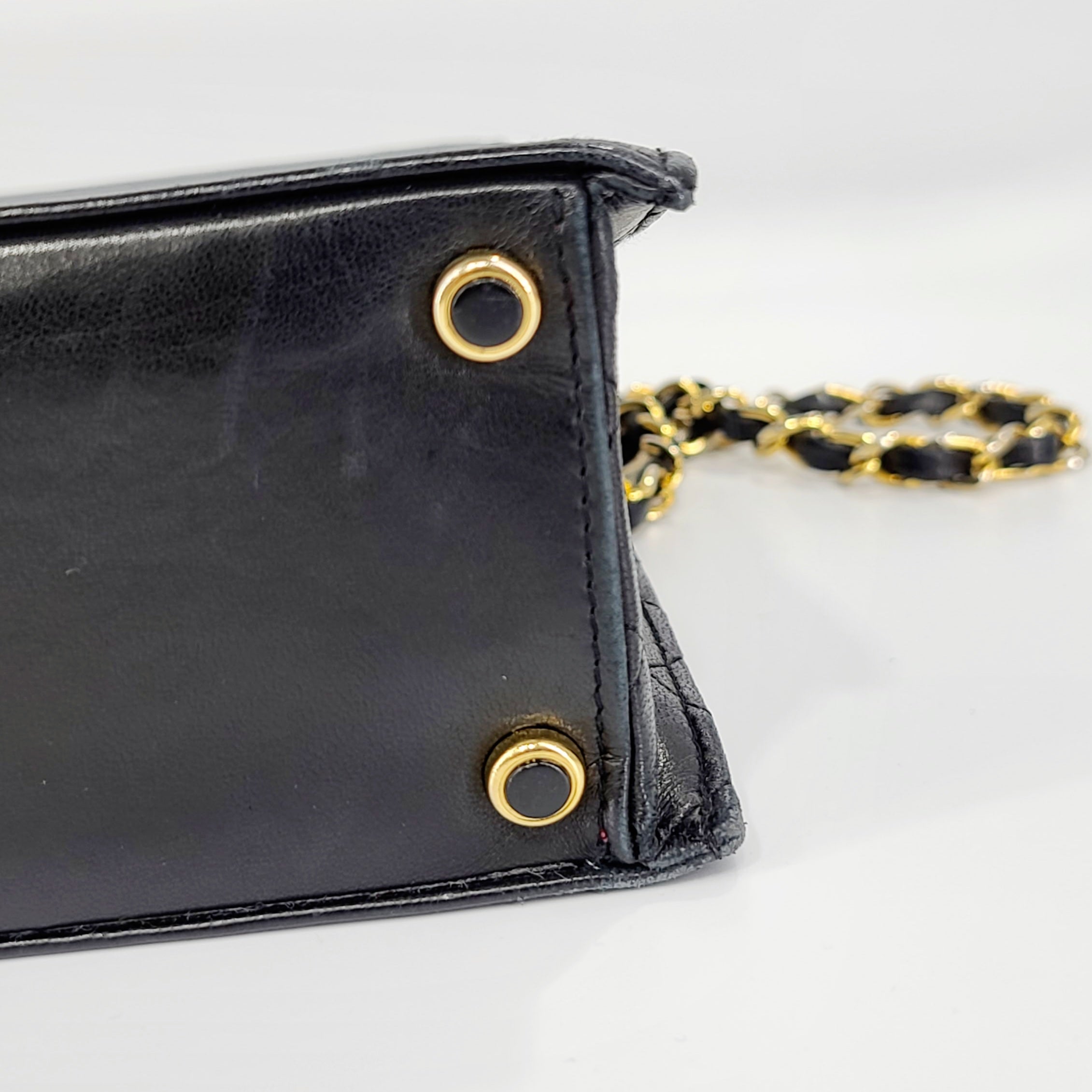Chanel Matlasse Diana 22 Chain Shoulder Bag Black Gold Lambskin – Timeless  Vintage Company