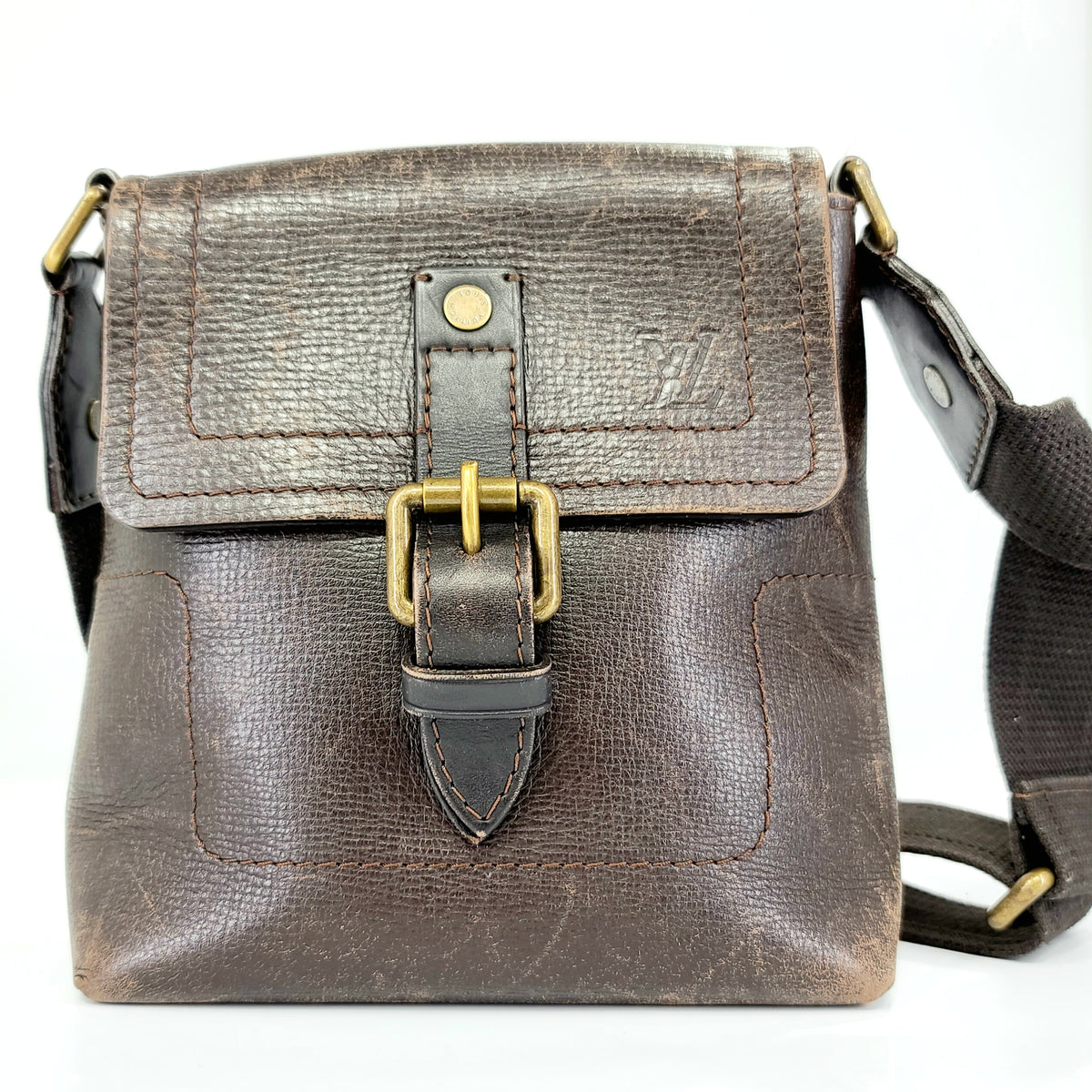 LOUIS VUITTON UTAH YUMA 소매가 $1,567.00+tax