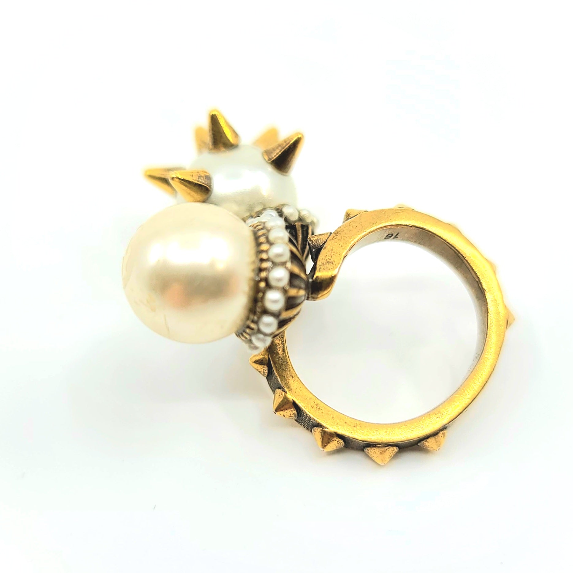 NEW GUCCI RING WITH DOUBLE GLASS PEARLS & SPIKES