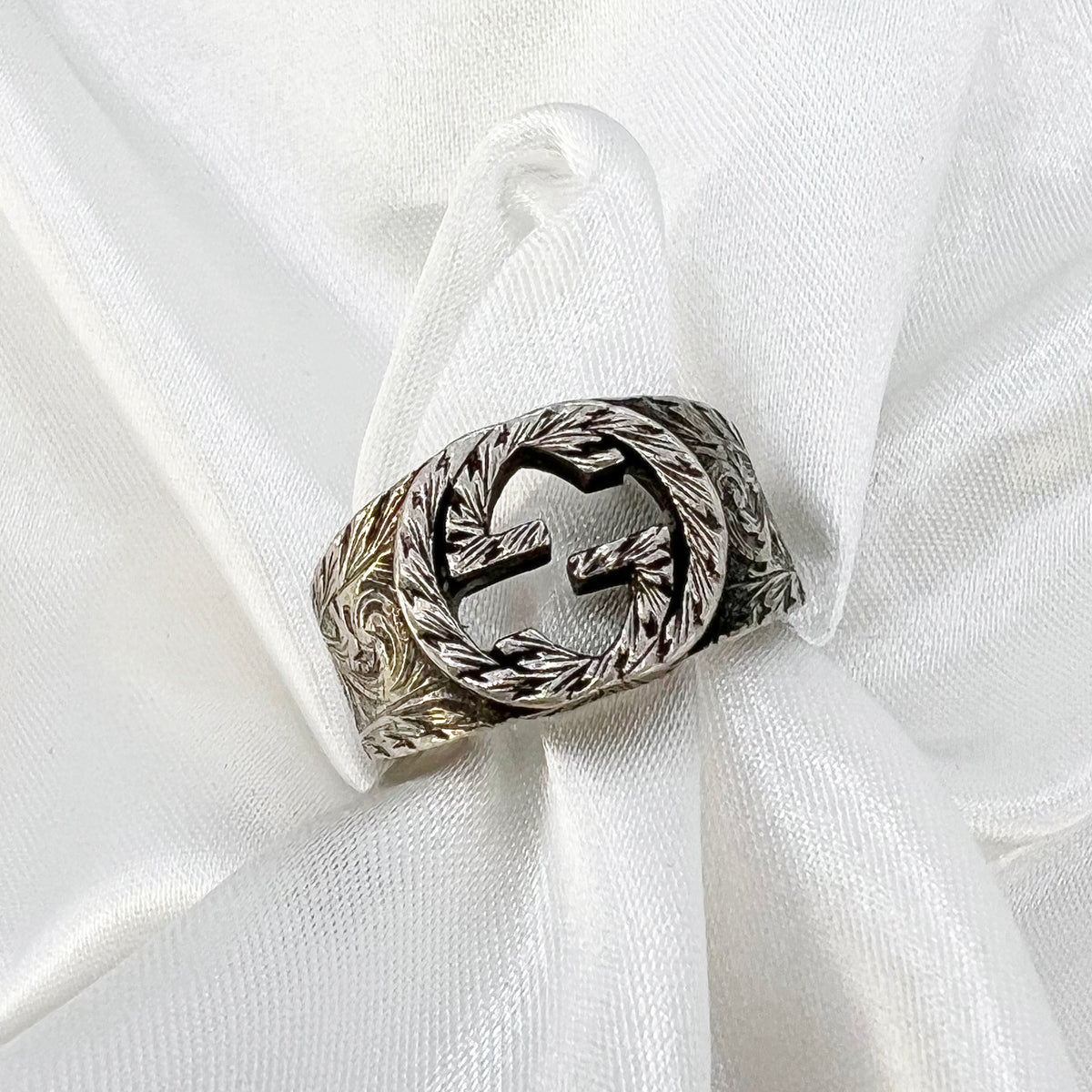 Guaranteed Authentic Gucci Men's Interlocking GG Sterling Silver Paisley Ring 925 Sterling Silver