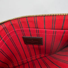 Louis Vuitton makeup bag in ebene checkered coated canvas, En très bon état  Brown Leather Cloth ref.200192 - Joli Closet