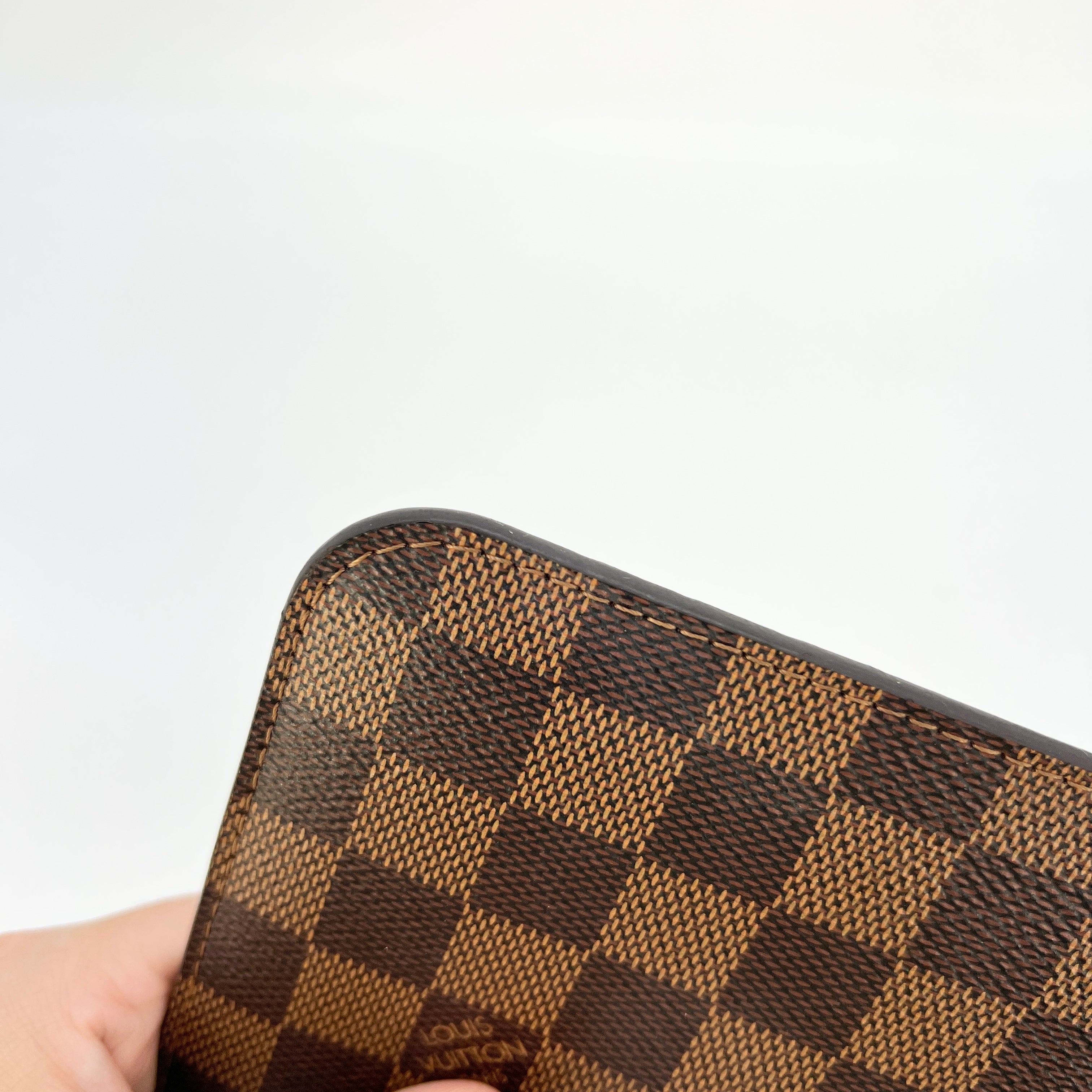Pochette cosmétique leather vanity case Louis Vuitton Brown in