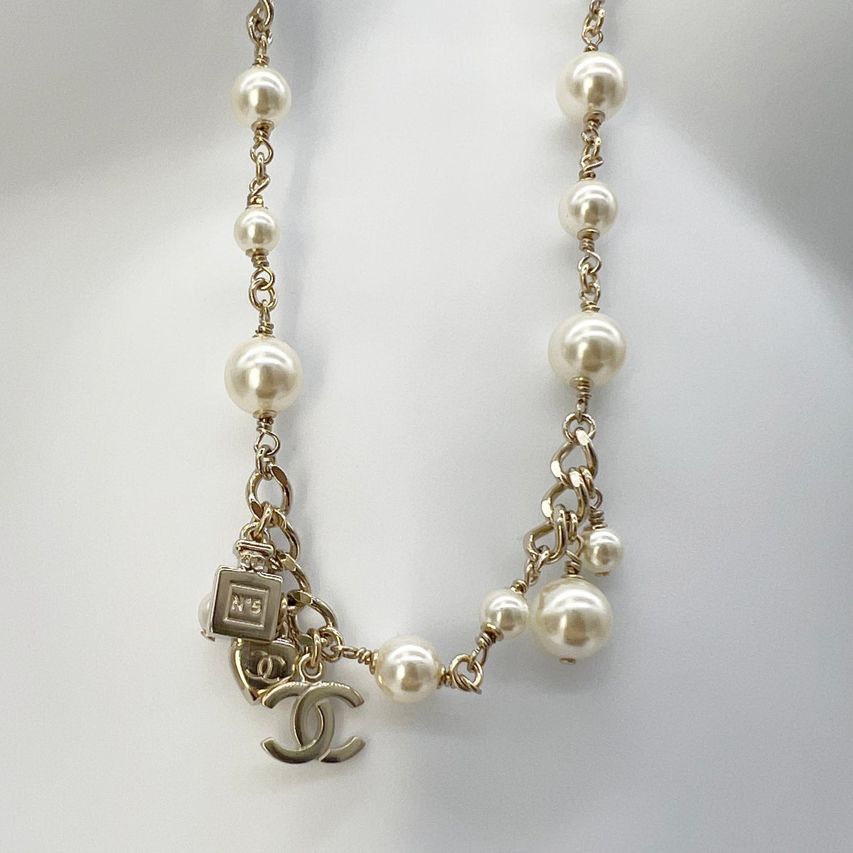 Chanel CC Faux Pearl Necklace Off-White Light Gold