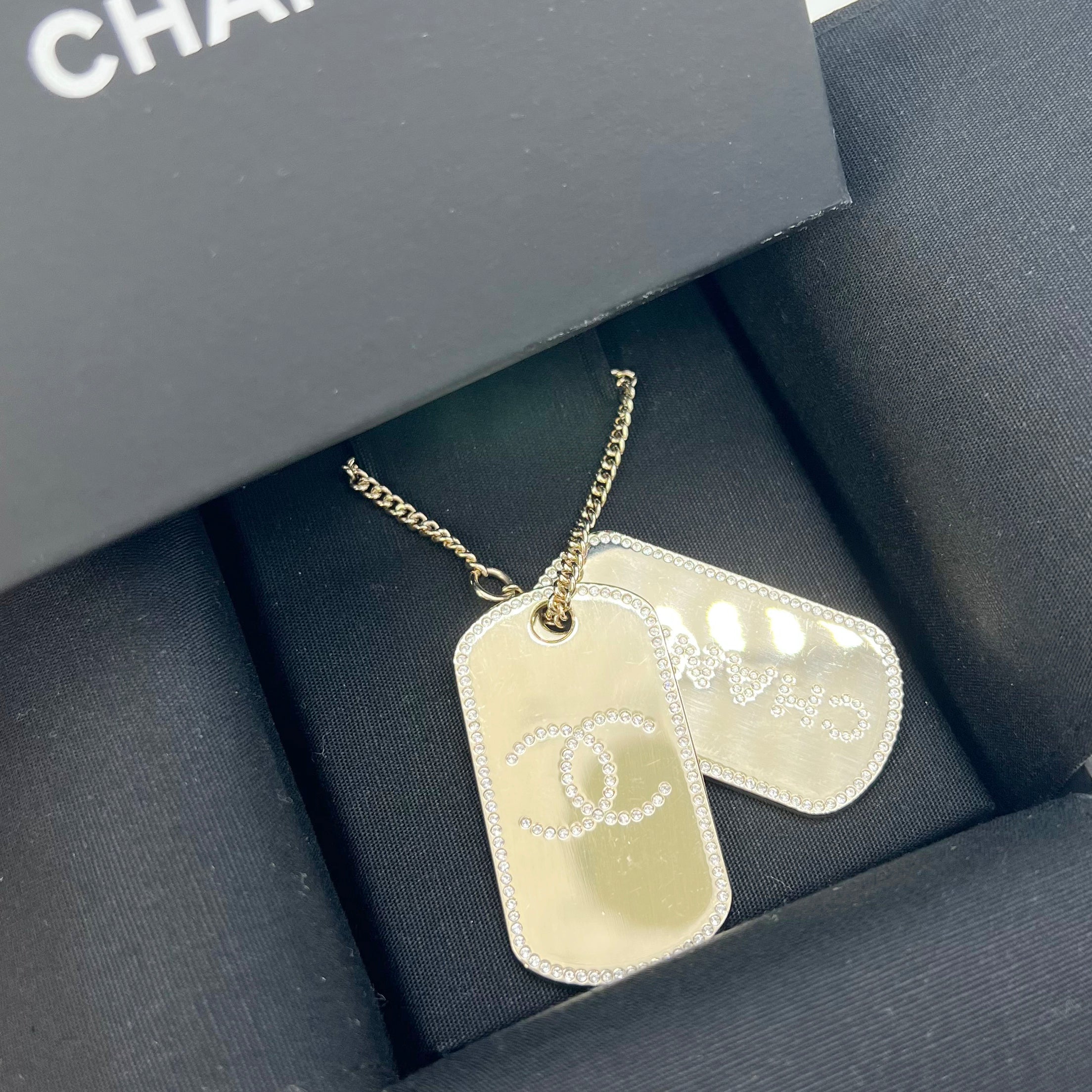 Guaranteed Authentic Chanel Gold Plated Metal with Crystal CC/Chanel Dog Tag Charm Necklace Gold 17”