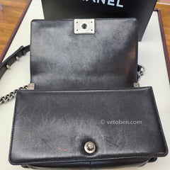 CHANEL 양가죽 퀼팅 미디엄 보이 플랩 블랙