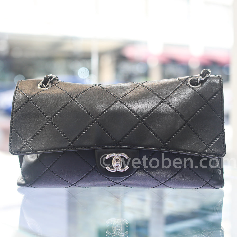 Auth. CHANEL Quilted Flapbag SAC RABAT Medium Handbag Noir Pebbled Leather