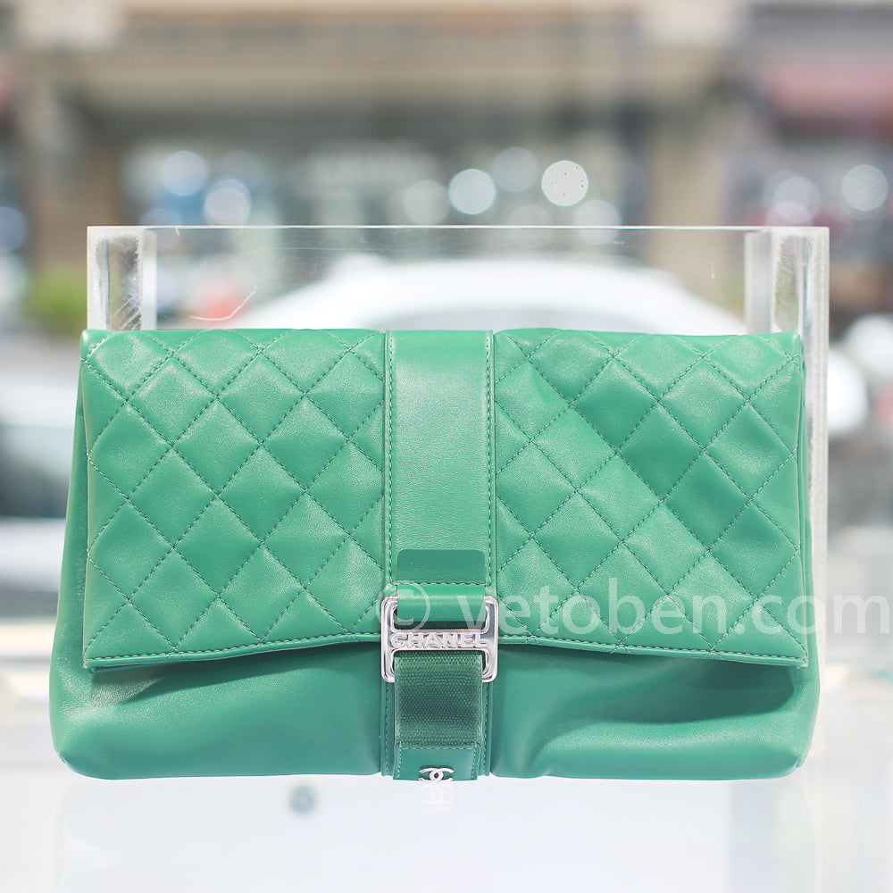 CHANEL Lambskin Quilted Grip Clutch