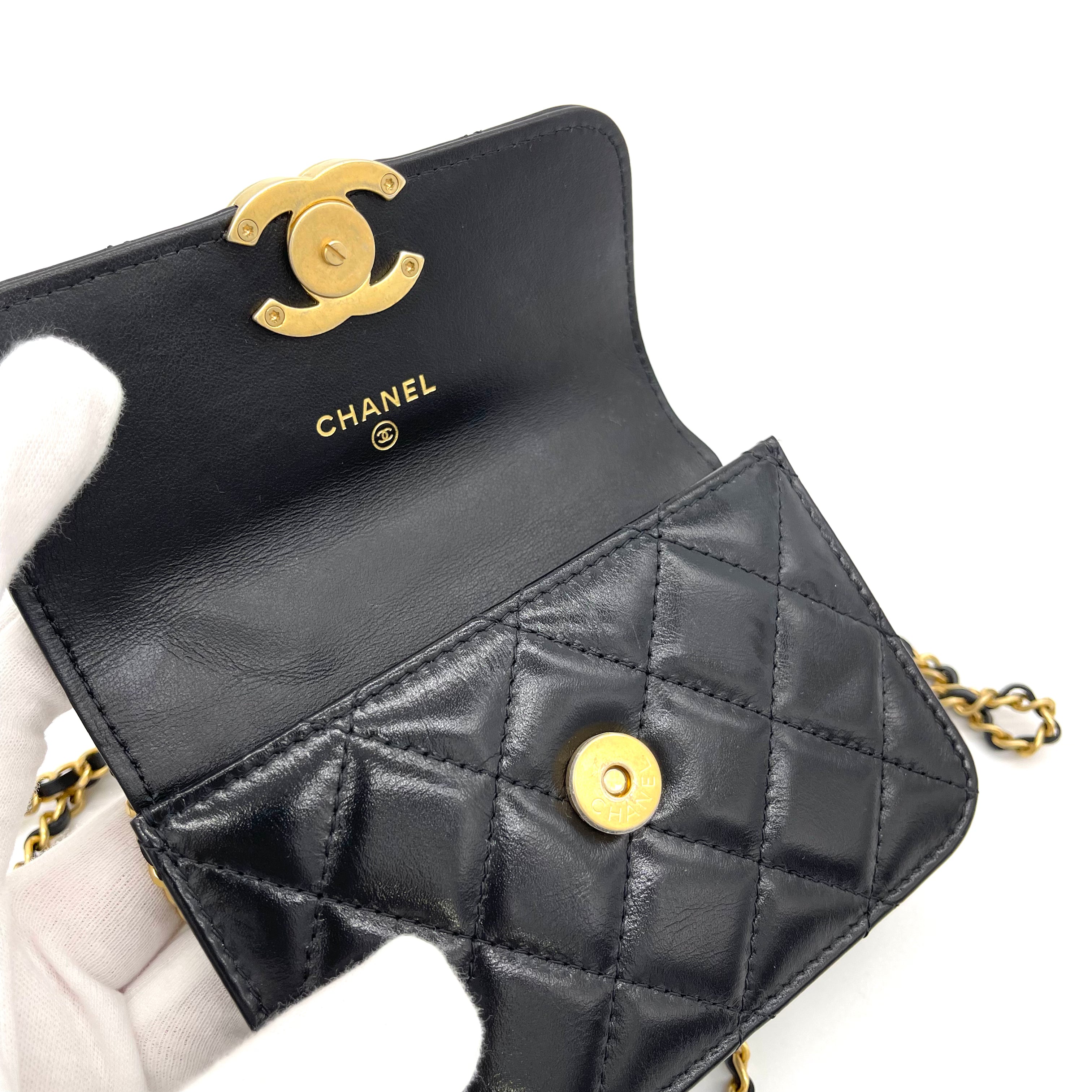 Chanel 21A flap coin purse with chain
