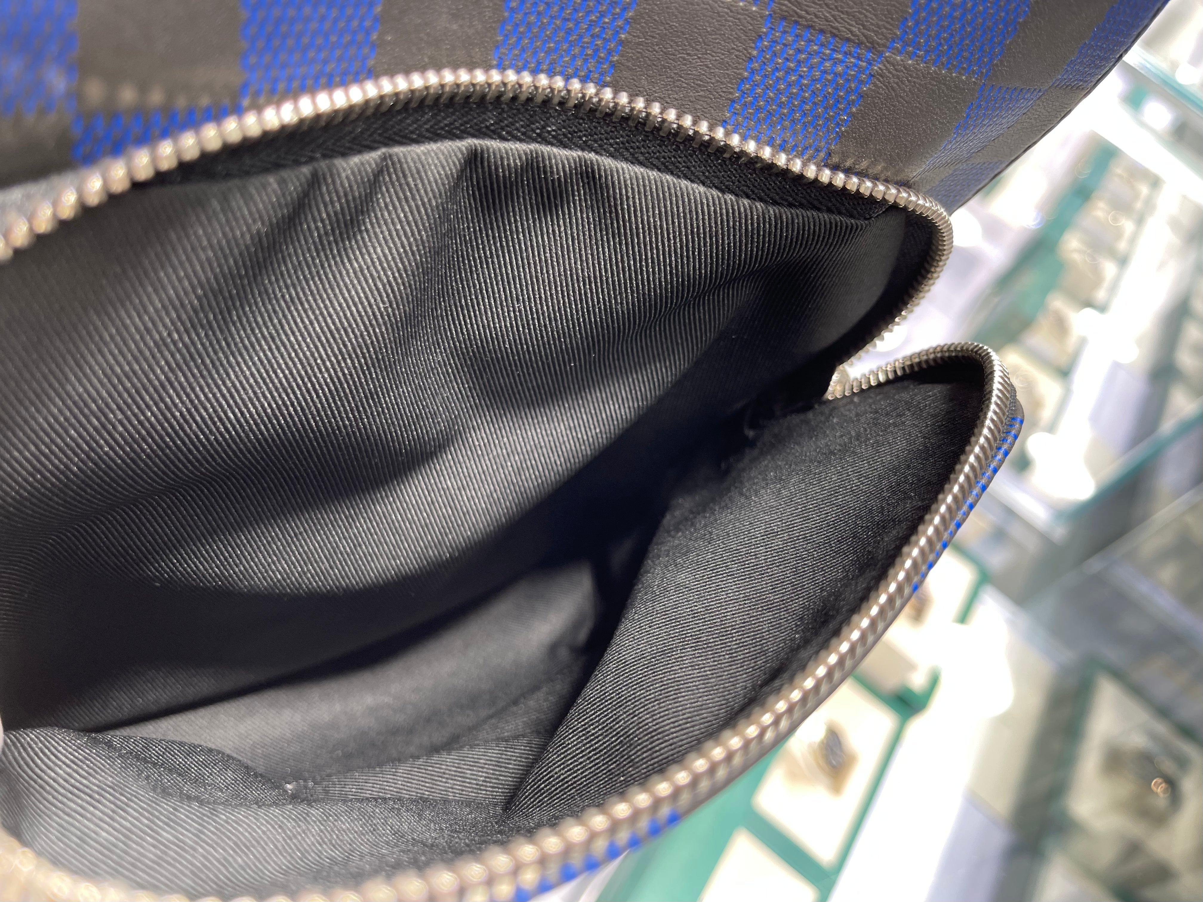 Louis Vuitton Avenue Sling Bag Damier Infini 3D leather –