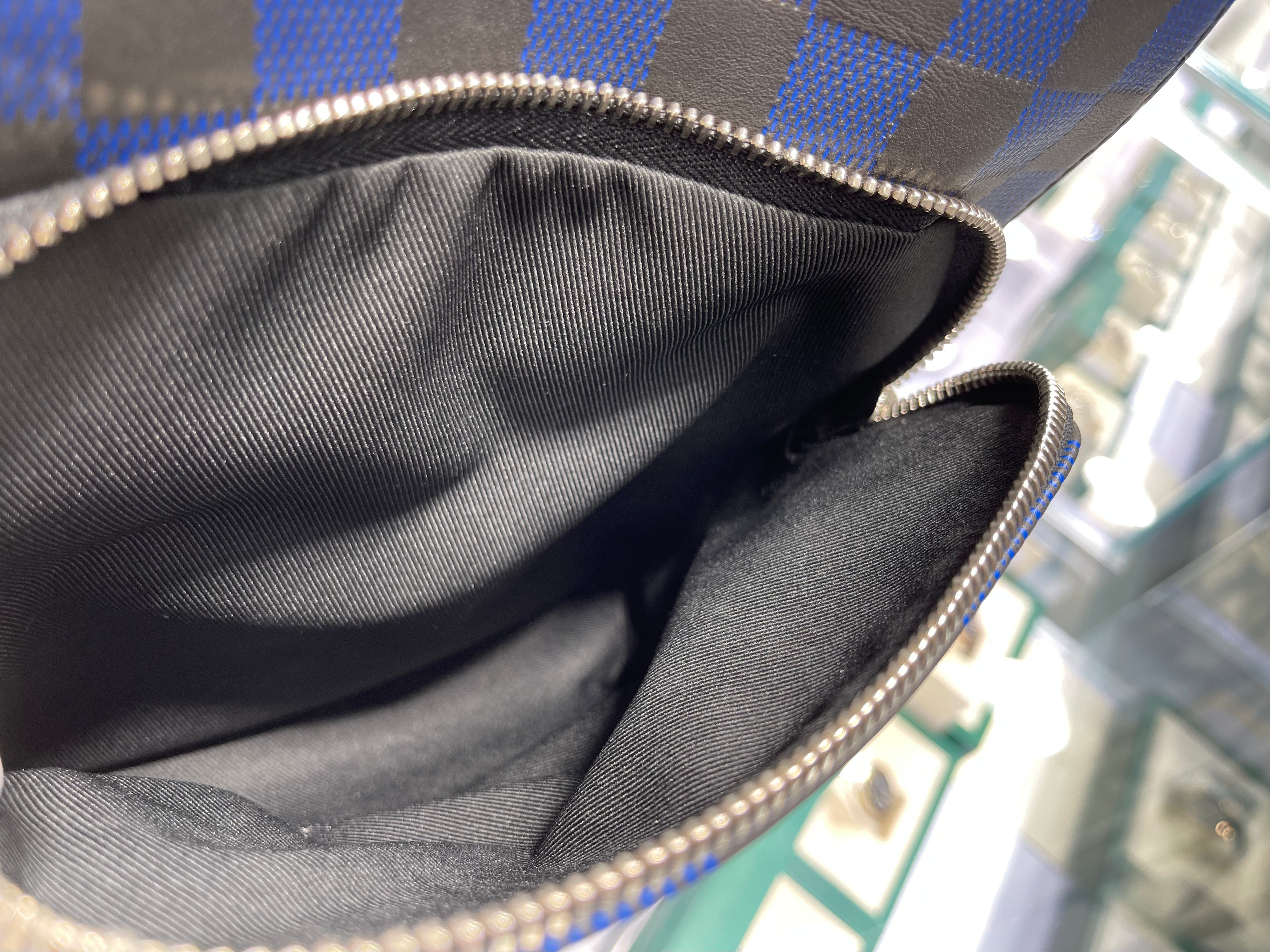 Avenue sling bag damier 2025 infini leather