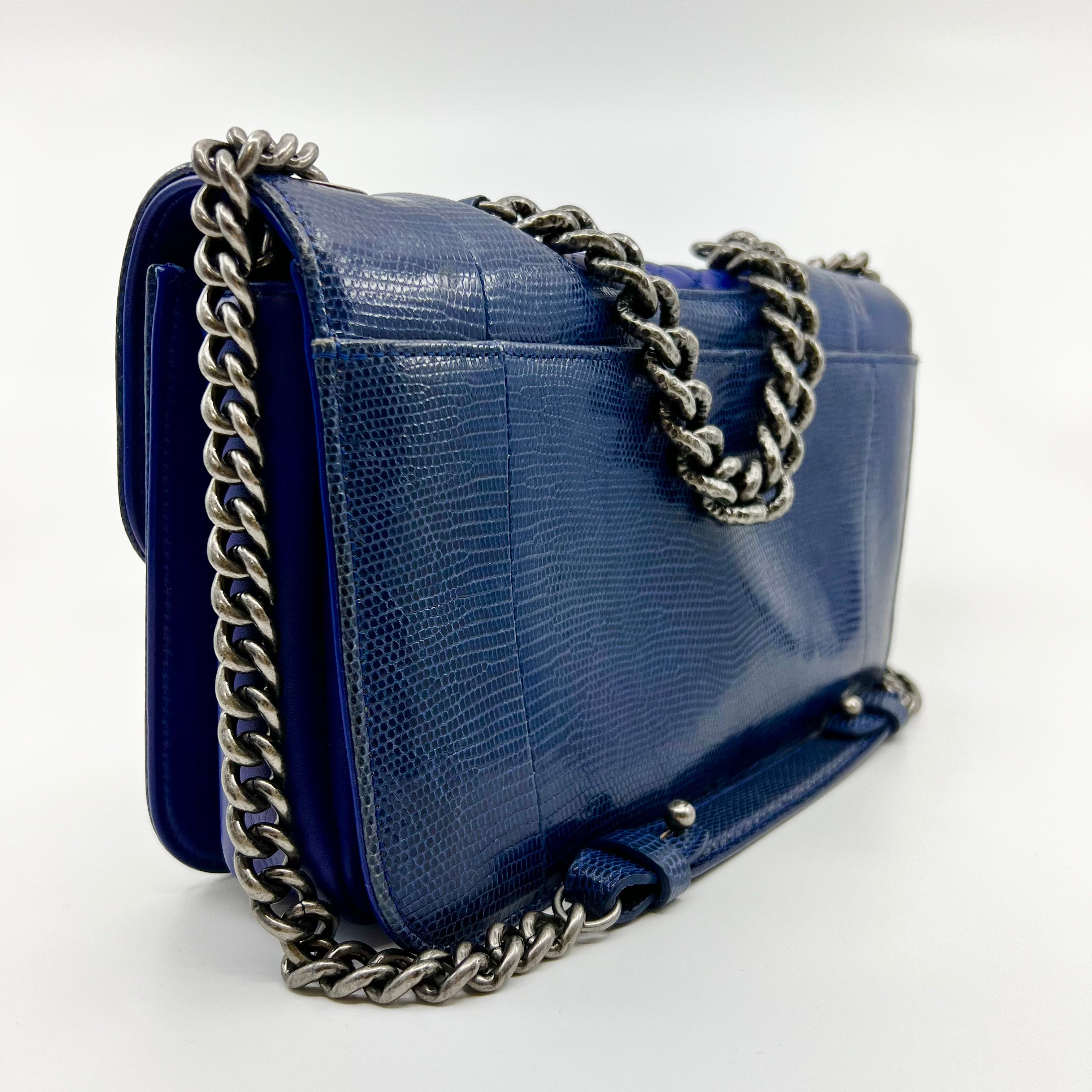 Chanel Navy Blue Quilted Lambskin Medium Trendy CC Flap Top Handle Bag –  STYLISHTOP