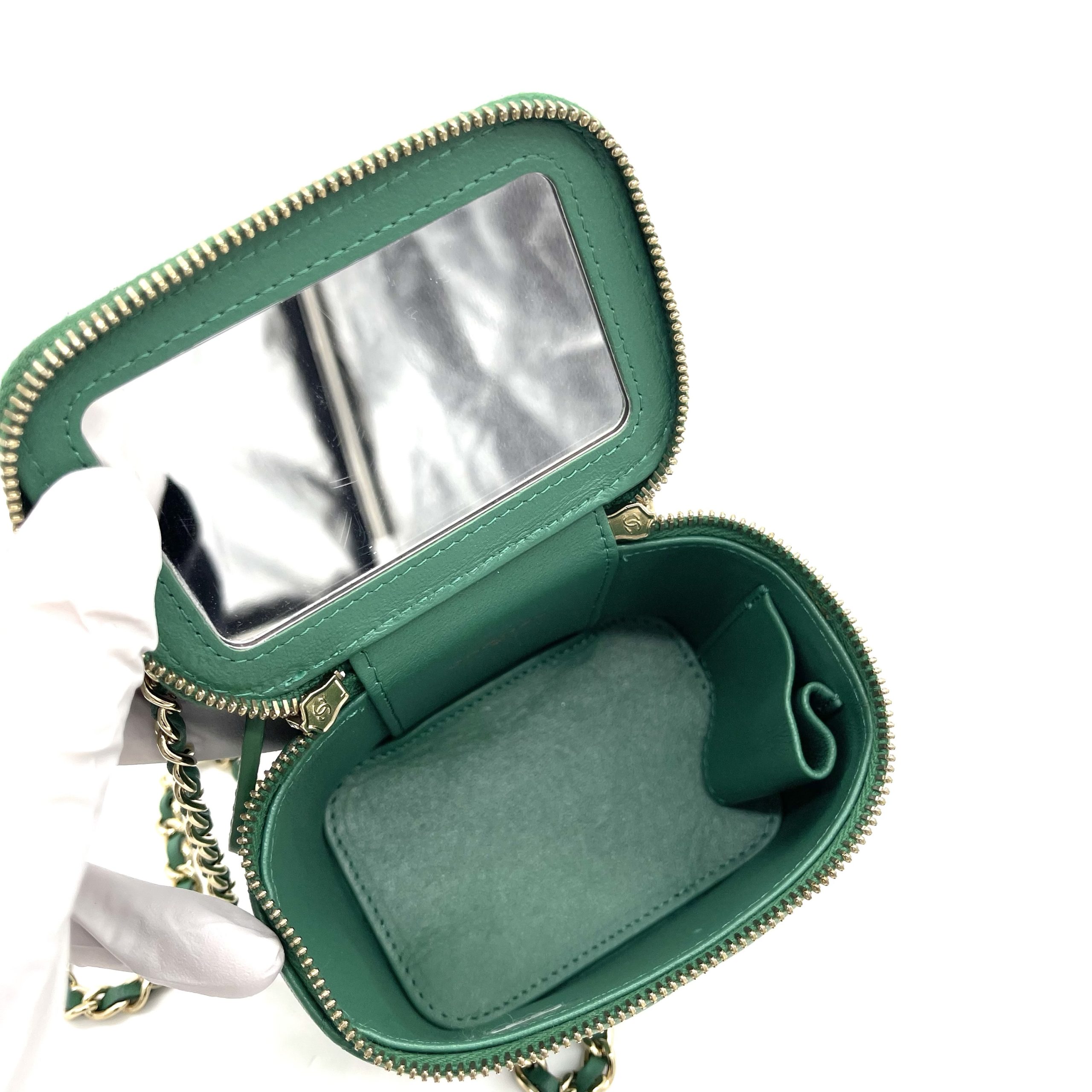 CHANEL Green Mini Vanity Chain Bag – Like New, Unused - Image 8