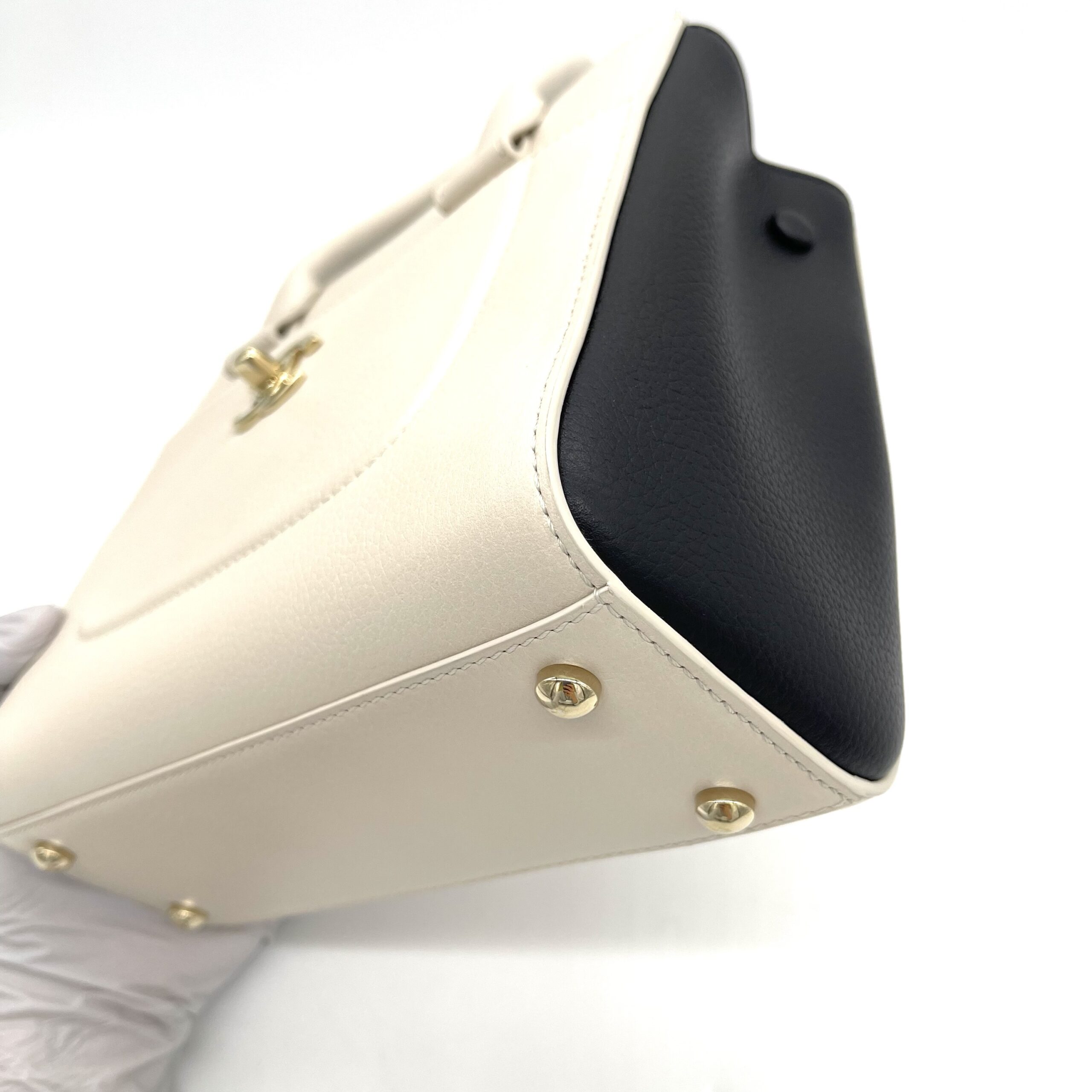 CHANEL Beige/Black Grained Calfskin Leather Neo Executive Mini Tote Bag - Image 5