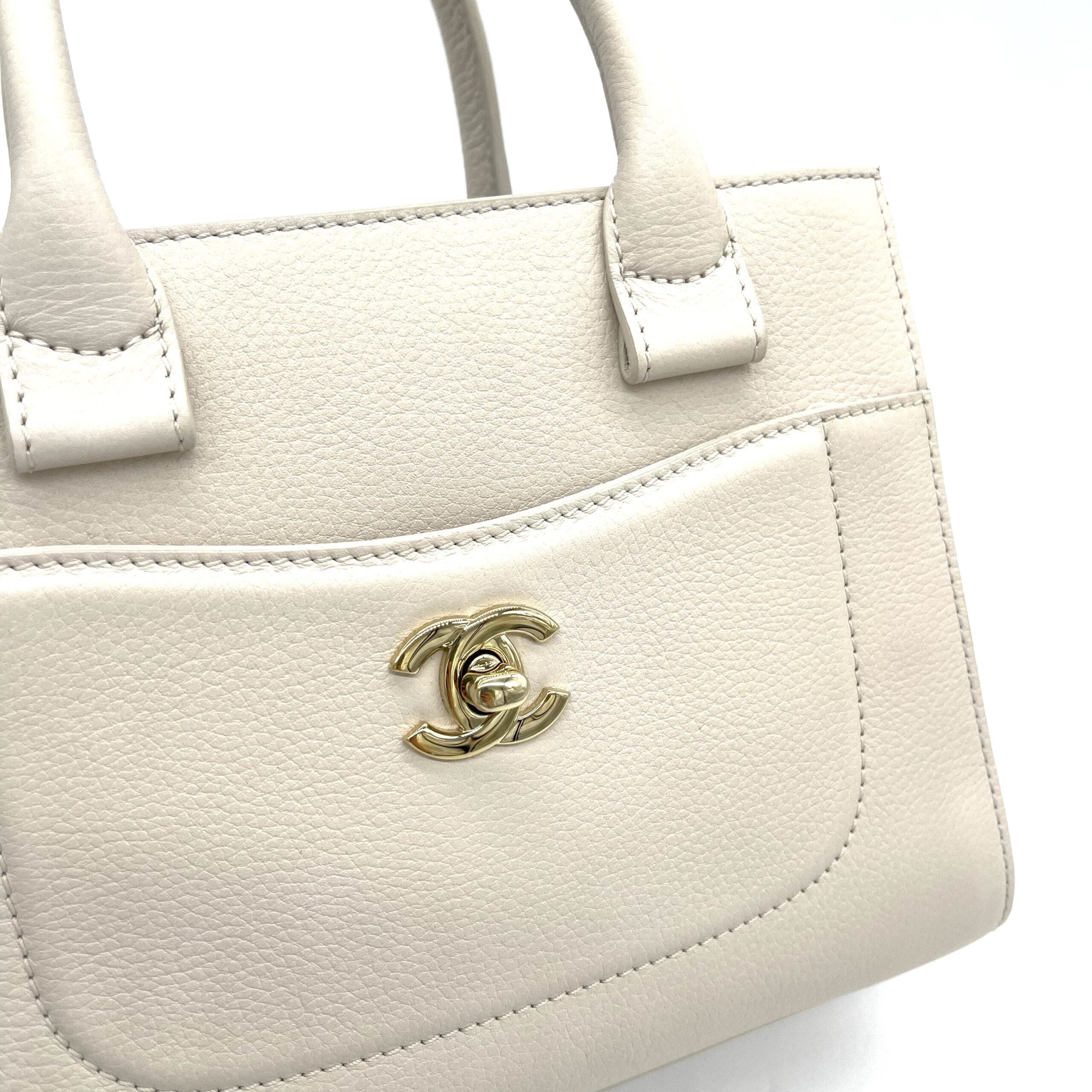 CHANEL Beige/Black Grained Calfskin Leather Neo Executive Mini Tote Bag - Image 7