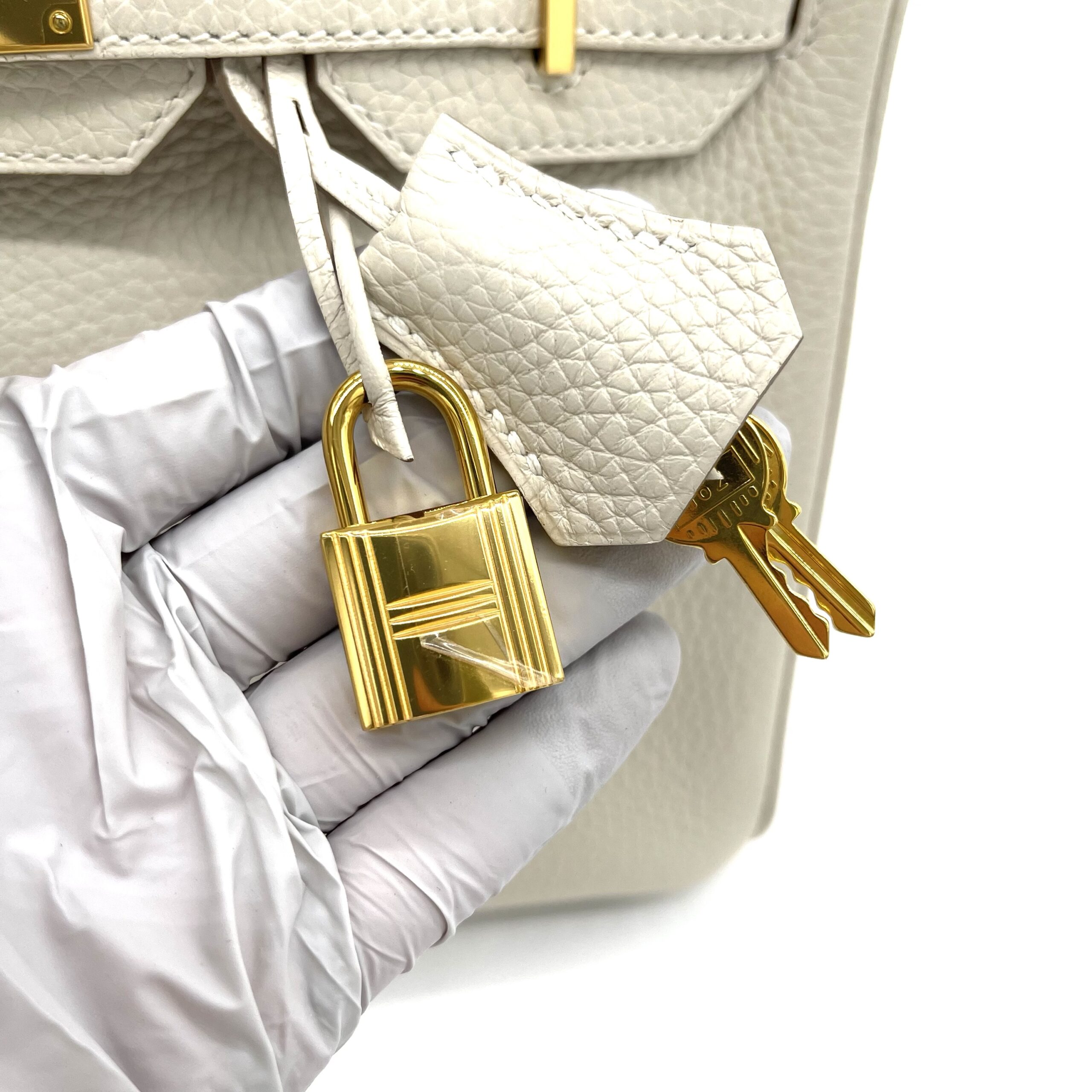 Hermès Birkin 30 – Craie Togo with Gold Hardware - Image 8