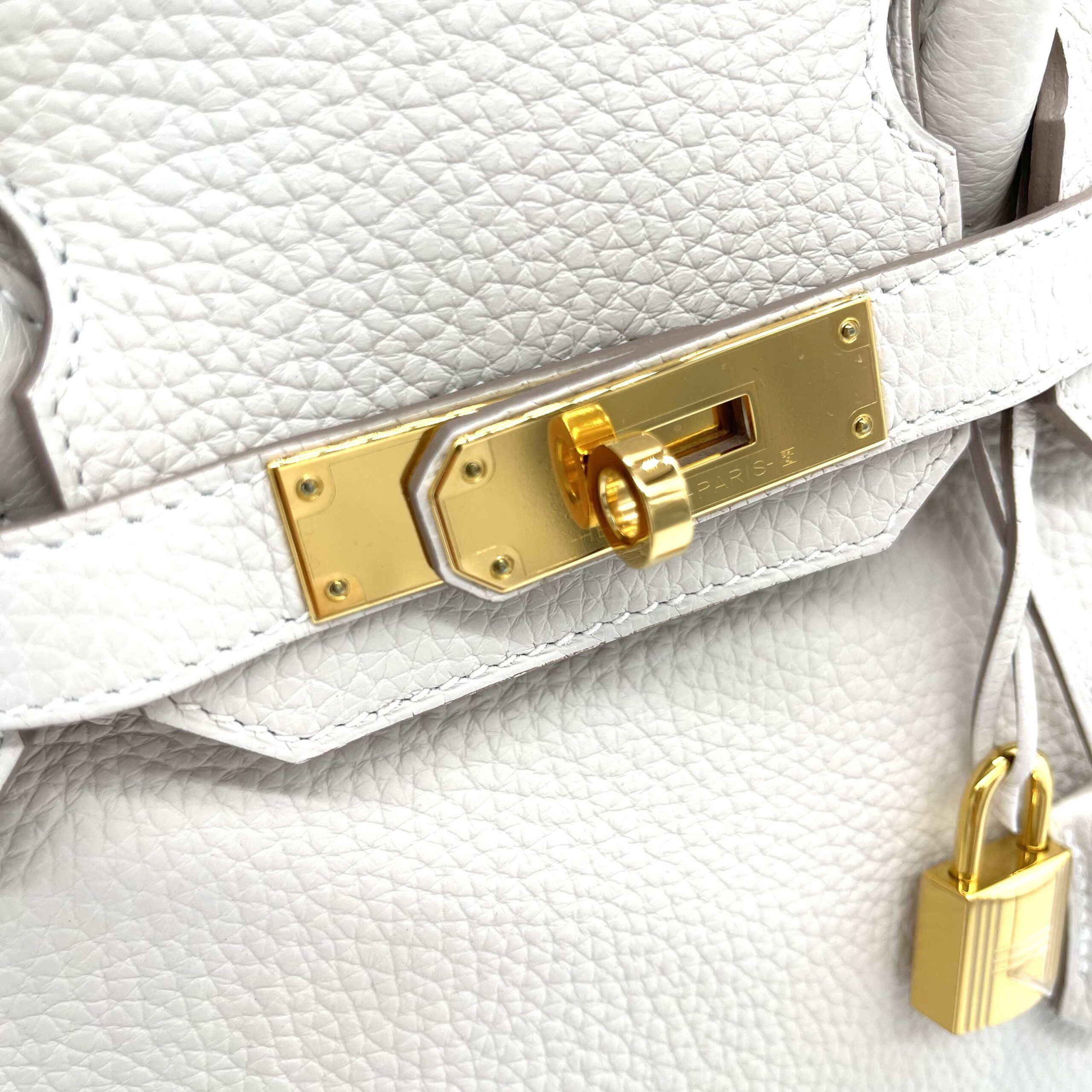 Hermès Birkin 30 – Craie Togo with Gold Hardware - Image 9