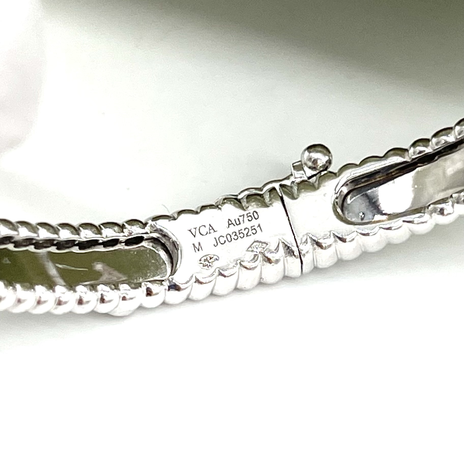 Van Cleef & Arpels Perlée Sweet Clovers Bracelet – 18K White Gold with Diamond - Image 6