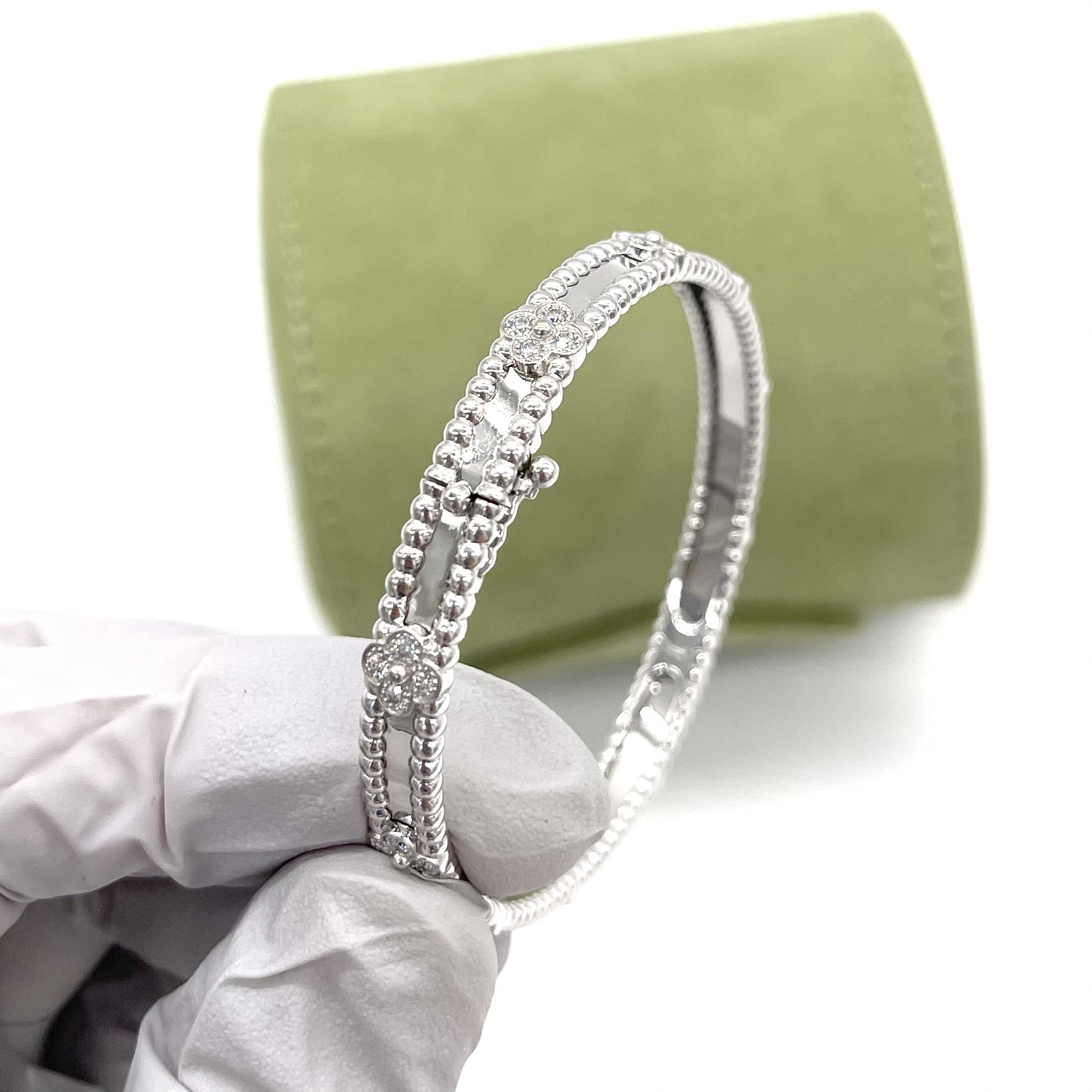 Van Cleef & Arpels Perlée Sweet Clovers Bracelet – 18K White Gold with Diamond - Image 7