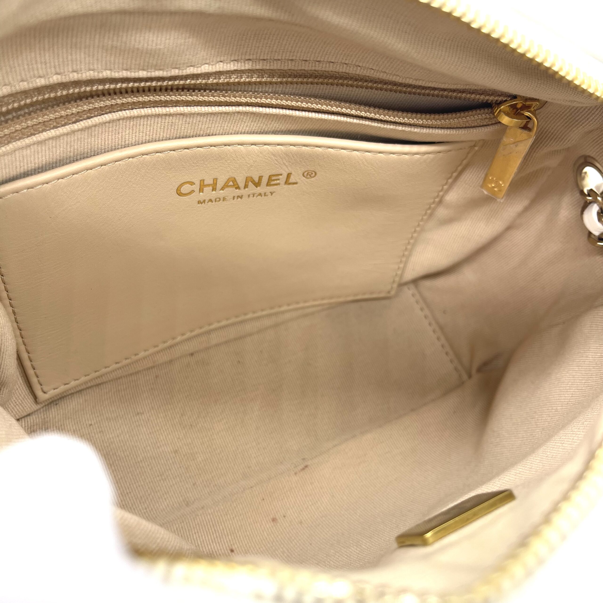 CHANEL White Quilted Lambskin Medallion Chain Camera Bag - Image 7