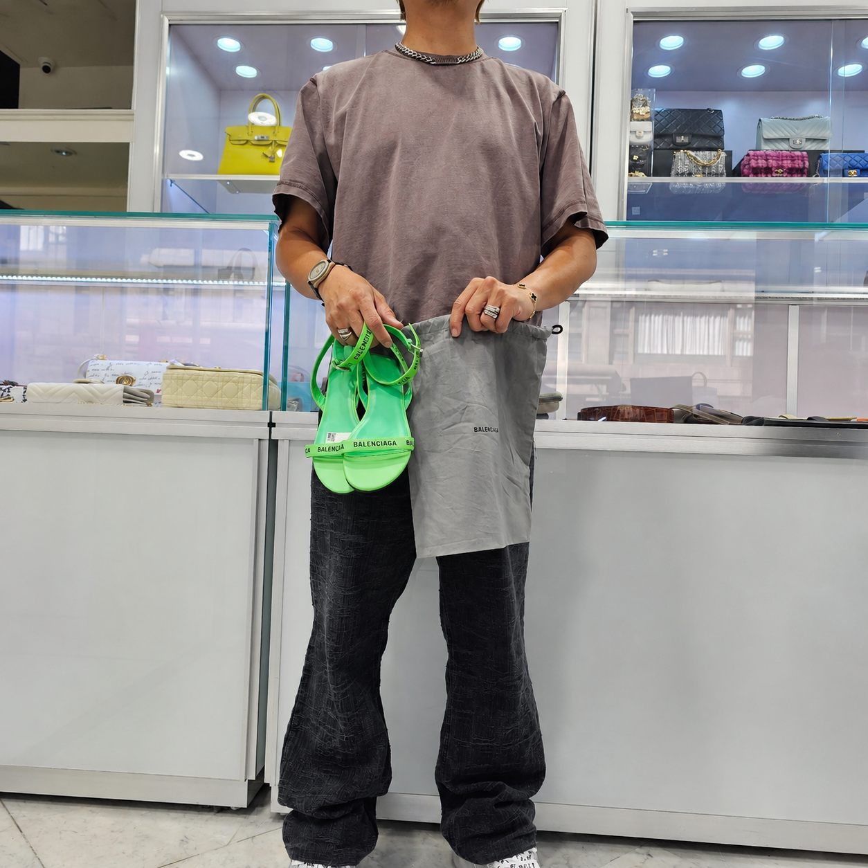 BALENCIAGA Neon Green Logo Flat Sandals EU 38 | FlashDrop $80 photo 1 of 5