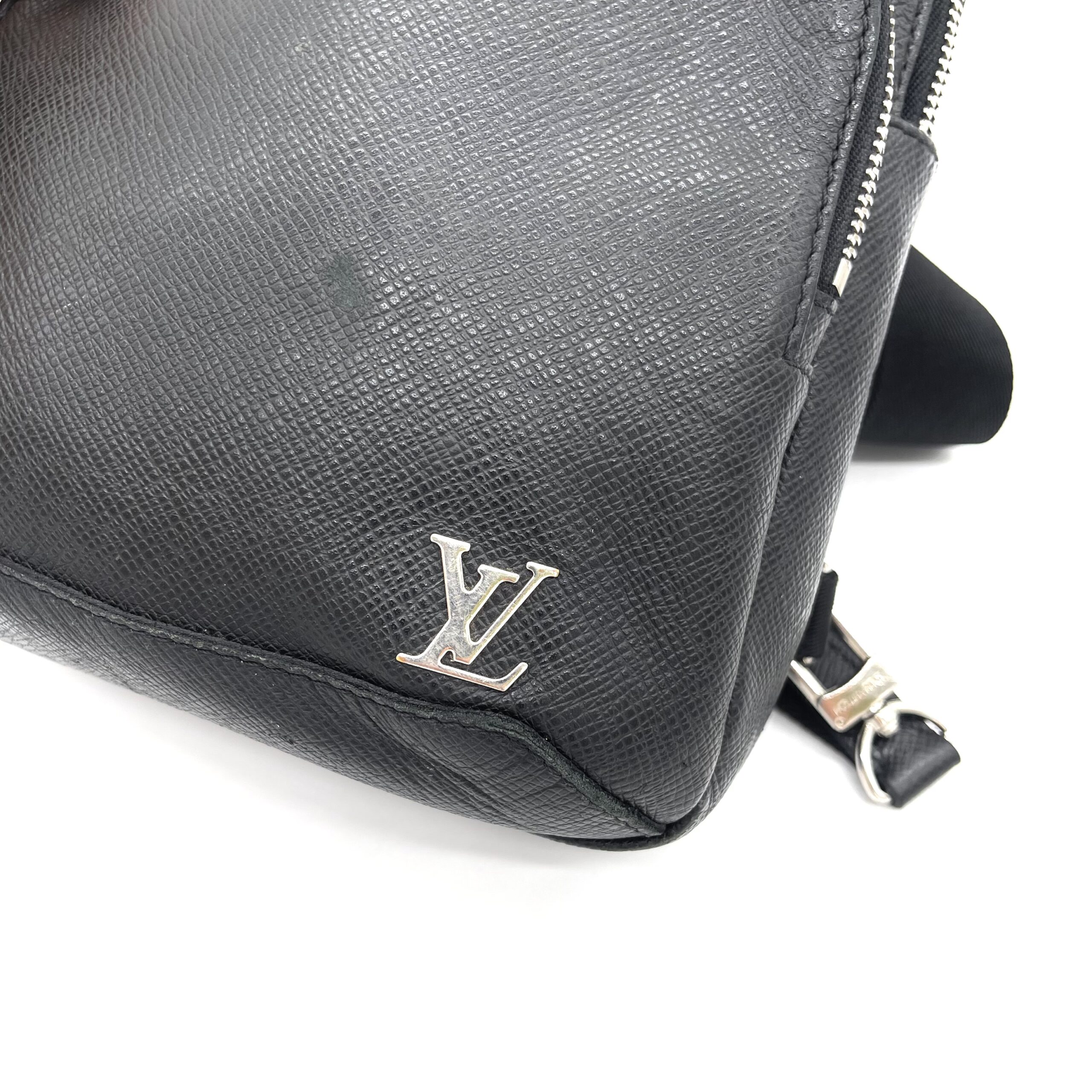 Authentic Louis Vuitton Taiga Leather Sling Bag – Black photo 3 of 4