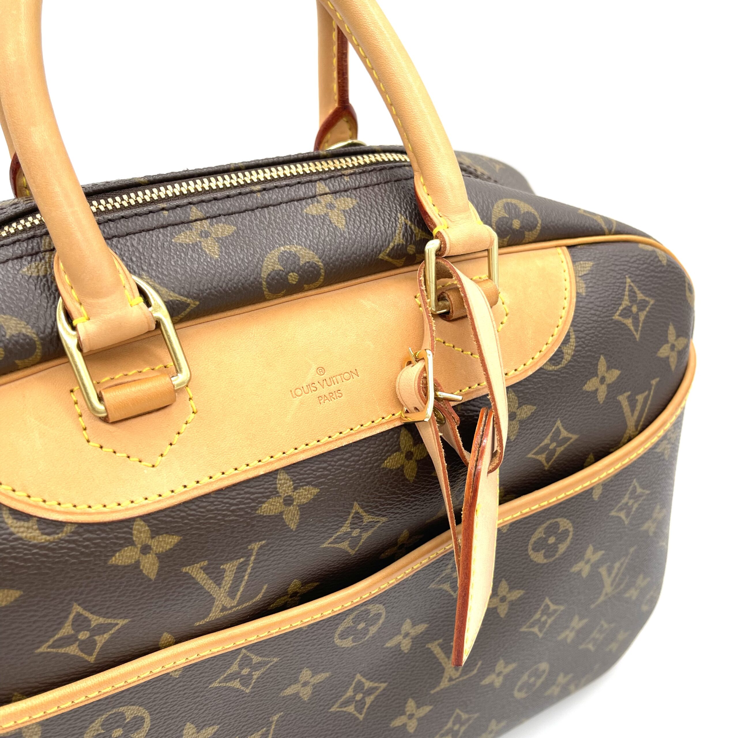 Title  Louis Vuitton Monogram Deauville Vanity Bag Near Mint • Like New photo 4 of 5