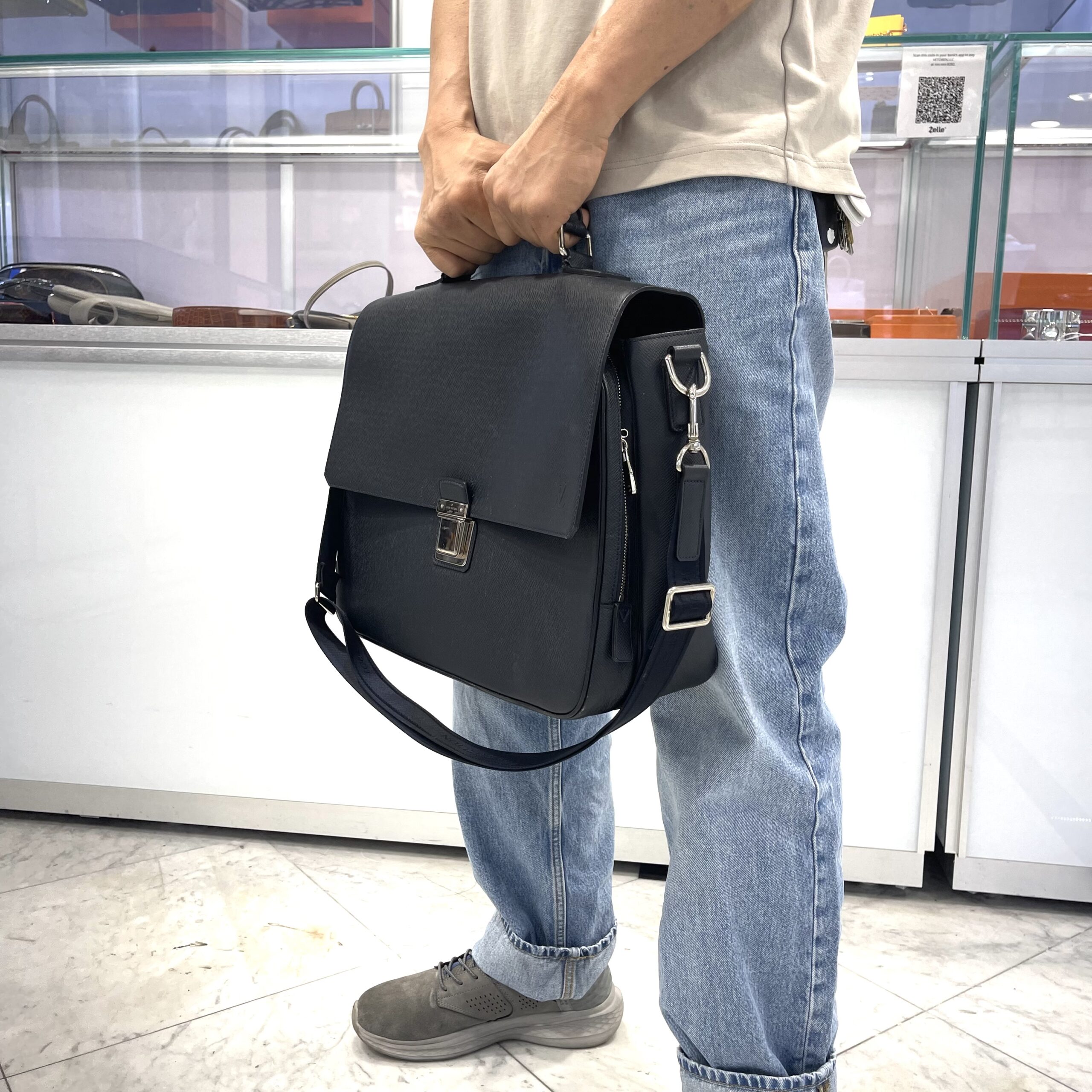 Louis Vuitton Taiga Leather Briefcase – Black photo 5 of 5