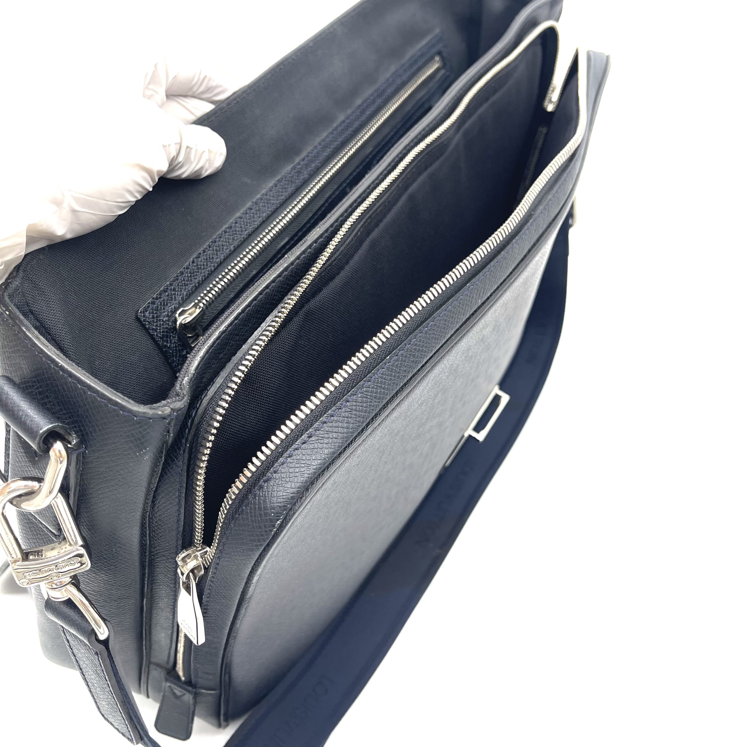 Louis Vuitton Taiga Leather Briefcase – Black photo 3 of 5